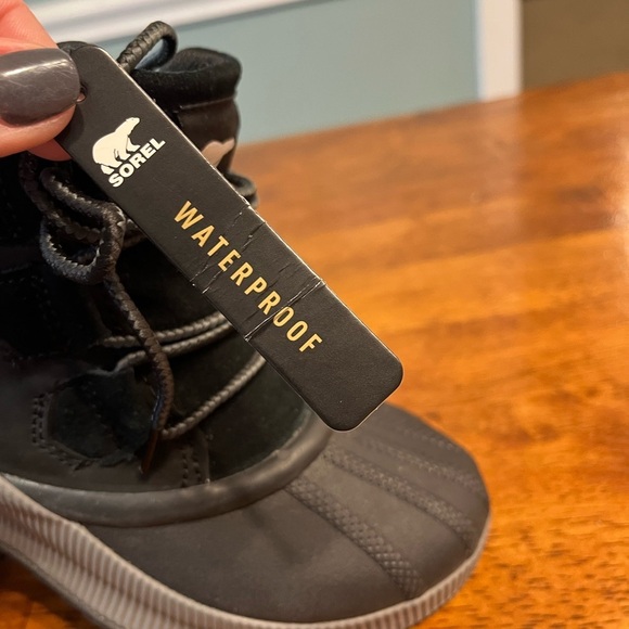 New Sorel Out N About Waterproof black lace up boot size 6 - Picture 3 of 13